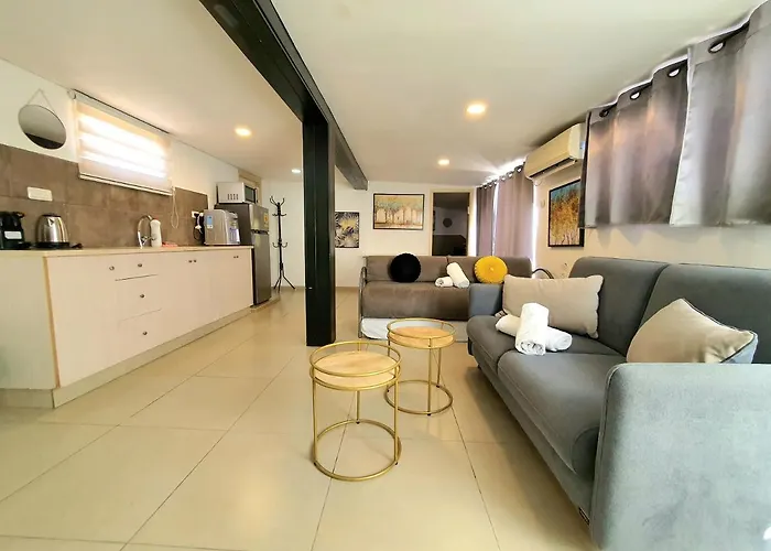 Barak Royal Suites 20 Sea View - ג\'קוזי בחצר ומרפסות עם נוף לים