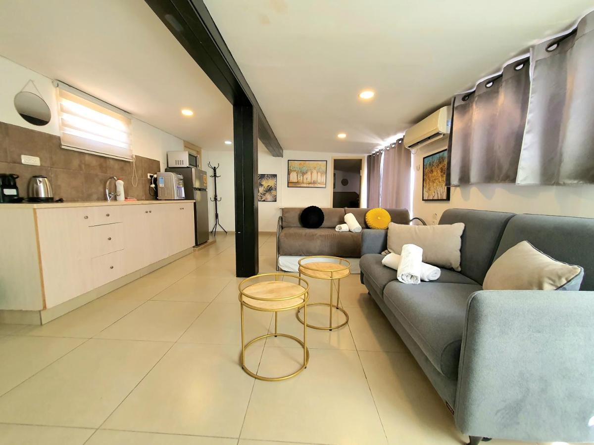 Barak Royal 20 Sea View - ג'קוזי בחצר ומרפסות עם נוף לים Apartment Eilat