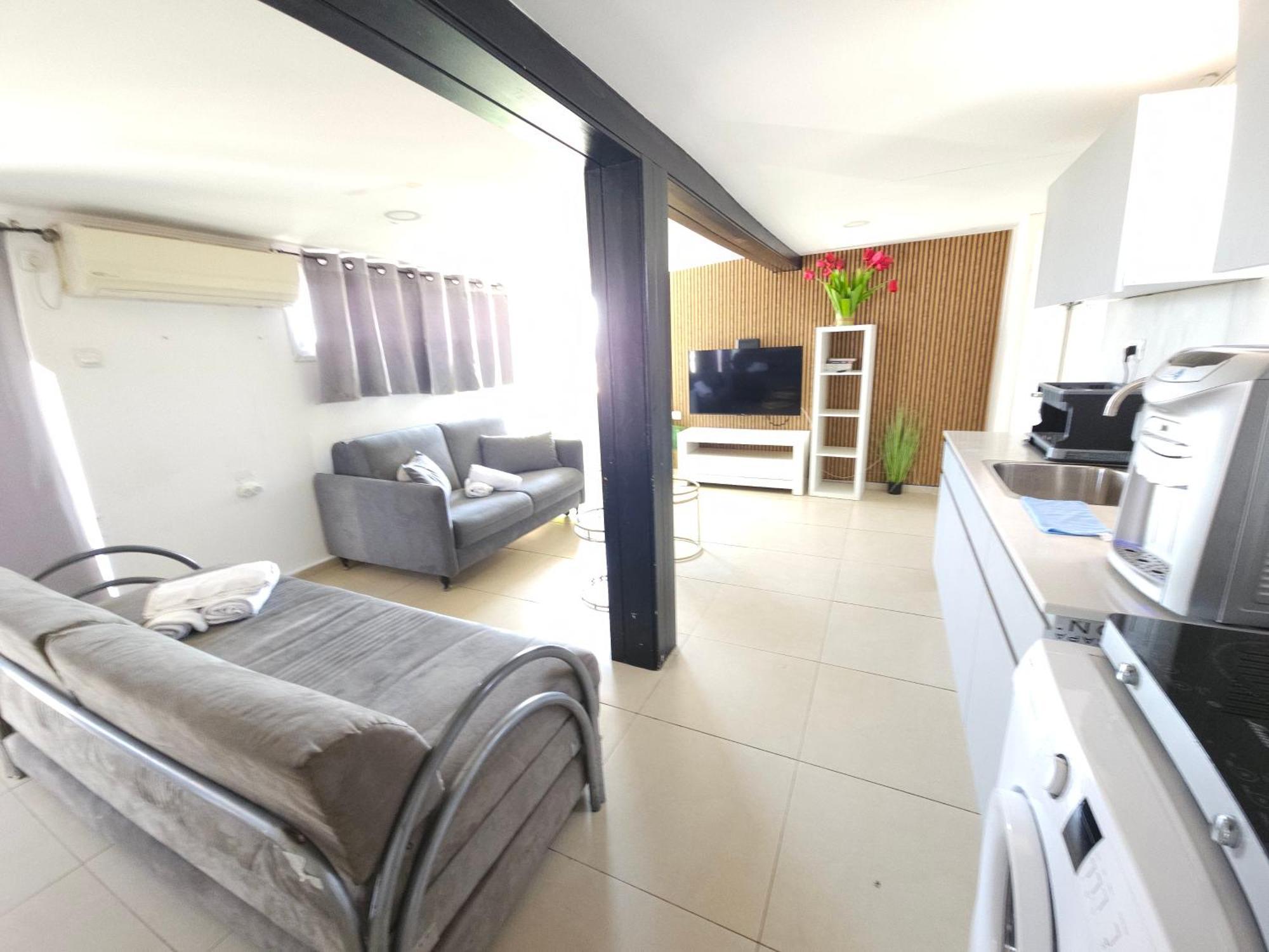 Barak Royal 20 Sea View - ג'קוזי בחצר ומרפסות עם נוף לים * Eilat